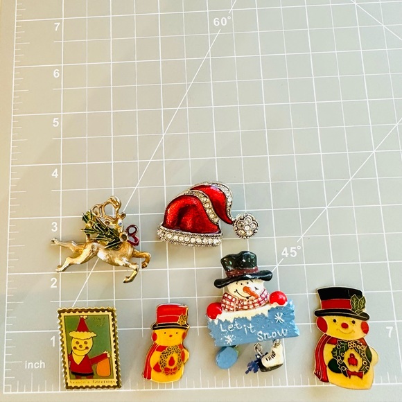 Vintage Old Fashioned Christmas Brooch pin lot - Picture 8 of 10